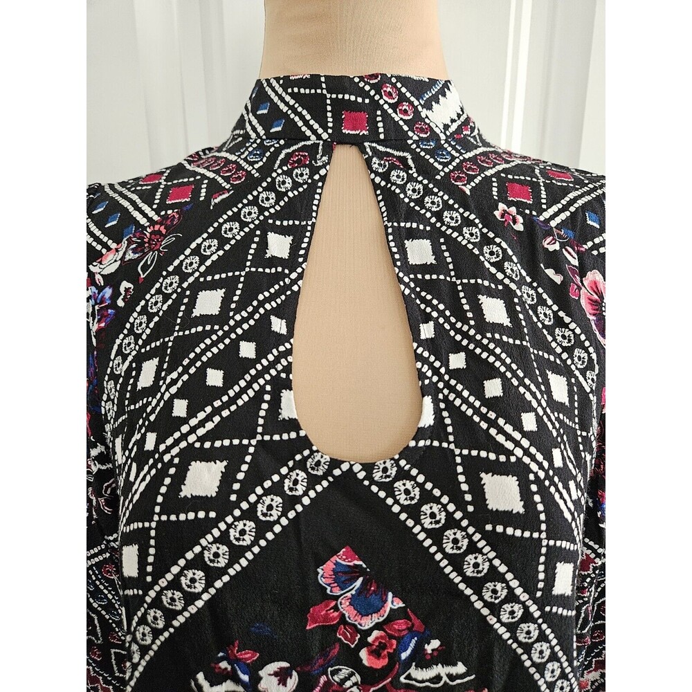 Express Keyhole Mini Dress Size XS Long Sleeve Black Pink Blue White - Picture 3 of 10